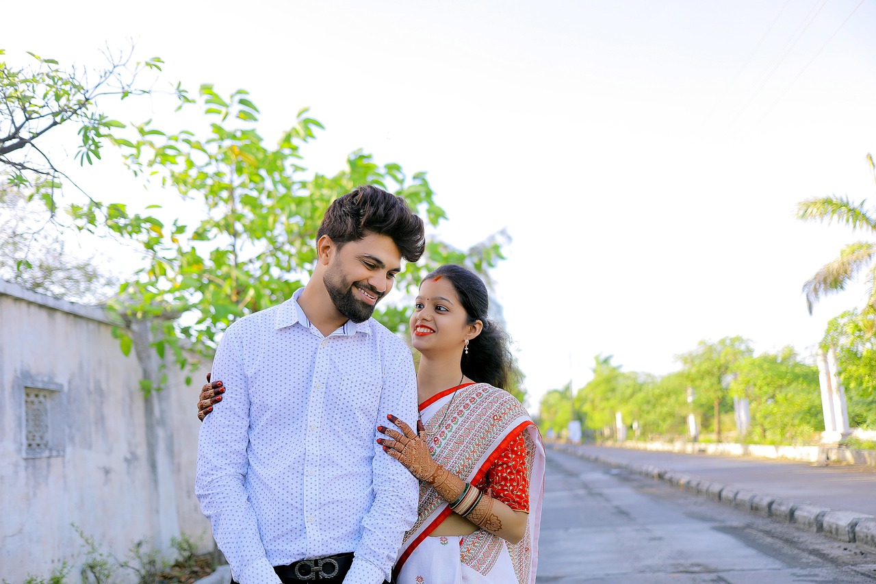 découvrez l'art de la photographie de mariage avec notre photographe professionnel, spécialisé dans la capture des moments précieux de votre grand jour. offrez-vous des souvenirs inoubliables grâce à des prises de vue artistiques et des portraits naturels qui racontent votre histoire d'amour.