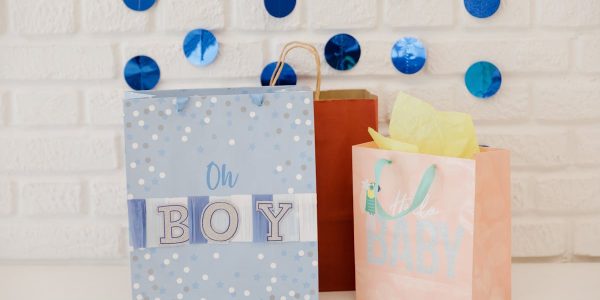 découvrez notre sélection de cadeaux pour bébés, alliant douceur et fonctionnalité. trouvez le présent idéal pour célébrer l'arrivée d'un nouveau-né avec des articles uniques et adorables qui raviront les parents et apporteront sourire et confort à leur petit.