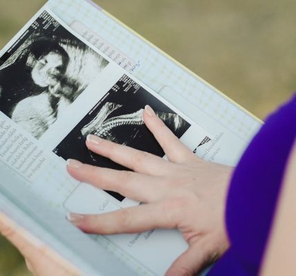 découvrez notre baby journal, un carnet parfait pour immortaliser les précieux moments de la vie de votre bébé. notez ses premières fois, ses sourires et ses petites histoires, pour créer un souvenir inestimable à partager avec votre enfant plus tard.