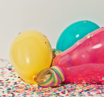célébrez votre anniversaire de manière inoubliable avec des idées créatives, des thèmes festifs et des conseils pour organiser une fête mémorable entourée de vos amis et proches.