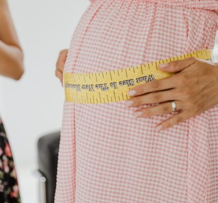 préparez-vous sereinement à l'accouchement avec notre guide complet sur la préparation à la naissance. découvrez des conseils pratiques, des techniques de relaxation et des informations essentielles pour vivre ce moment unique en toute confiance.
