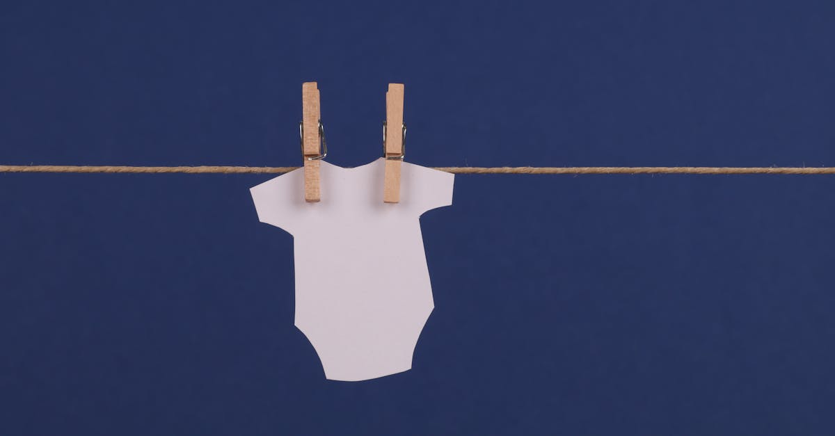 découvrez le rôle essentiel d'une doula, un accompagnant bienveillant qui soutient les futurs parents pendant la grossesse, l'accouchement et le postpartum. apprenez comment une doula peut vous aider à vivre une expérience de naissance sereine et personnalisée.