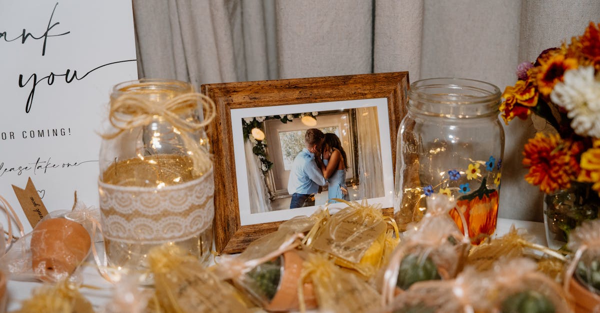 découvrez notre collection de cadeaux personnalisés qui raviront vos proches ! que ce soit pour un anniversaire, un mariage ou toute autre occasion, trouvez des idées uniques et mémorables qui ajoutent une touche personnelle à chaque célébration.