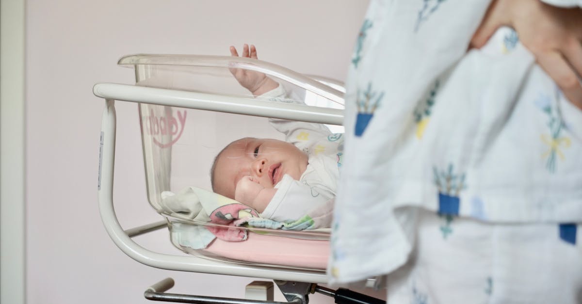 découvrez les meilleures pratiques pour les soins postnatals, incluant conseils pour la récupération de la mère, le bien-être du nouveau-né et l'importance du soutien familial après l'accouchement.