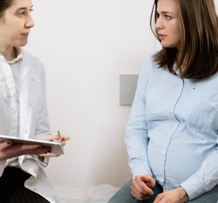 découvrez l'importance des consultations prénatales pour assurer le bien-être de la mère et de l'enfant. nos professionnels de santé vous accompagnent tout au long de votre grossesse avec des conseils personnalisés et un suivi médical de qualité.