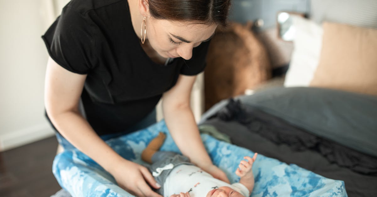 découvrez notre sélection d'essentiels pour bébés, comprenant tout ce qu'il faut pour prendre soin de votre petit. des vêtements doux et confortables aux accessoires indispensables, trouvez tout le nécessaire pour accueillir votre nouveau-né dans les meilleures conditions.