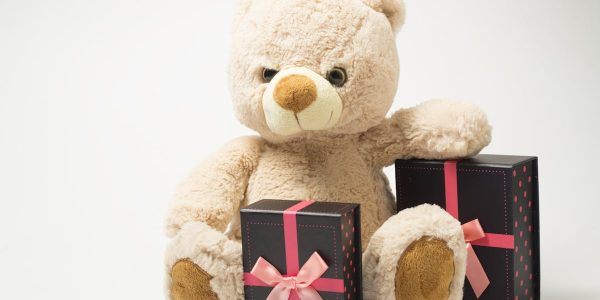 découvrez nos animations d'anniversaire uniques et mémorables ! que ce soit pour enfants ou adultes, nous proposons des activités ludiques, des spectacles et des surprises qui rendront votre fête inoubliable. faites de chaque anniversaire un moment spécial avec nos idées créatives et nos services personnalisés.