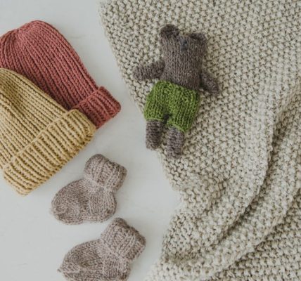 découvrez notre collection d'accessoires pour enfants alliant style et fonctionnalité. des chapeaux colorés aux sacs ludiques, chaque pièce est conçue pour égayer le quotidien de vos petits tout en les protégeant et en les accompagnant dans leurs aventures.