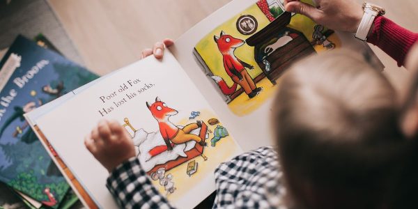 découvrez le monde merveilleux des livres pour enfants, où l'imagination prend vie et les histoires enchantent les petits. des récits captivants aux illustrations colorées, nos livres sont conçus pour éveiller la curiosité et encourager l'amour de la lecture chez les jeunes lecteurs.