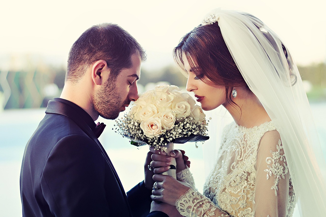 découvrez les dernières tendances en photographie de mariage qui capturent chaque moment magique de votre grand jour. des styles innovants aux techniques créatives, notre guide vous inspire pour immortaliser vos souvenirs.