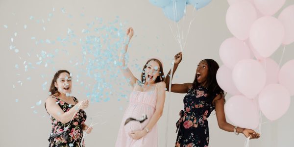 célébrez l'arrivée de votre bébé avec notre guide complet ! découvrez des conseils précieux pour préparer votre maison, des idées de décoration et des astuces pour accueillir ce nouveau membre de la famille dans les meilleures conditions.