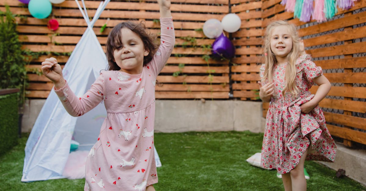 dĂ©couvrez des jeux d'anniversaire amusants et originaux pour rendre votre fĂȘte inoubliable ! que ce soit des jeux adaptĂ©s aux enfants ou des divertissements pour adultes, trouvez des idĂ©es pour animer votre cĂ©lĂ©bration et crĂ©er des souvenirs mĂ©morables.