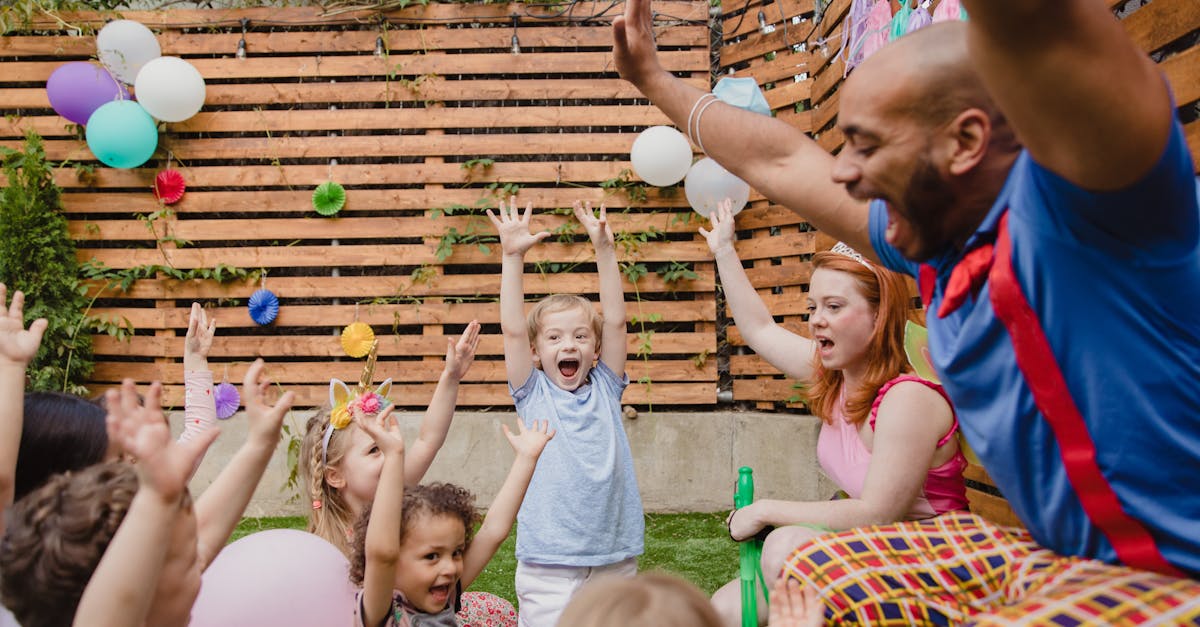 dĂ©couvrez une sĂ©lection ludique de jeux d'anniversaire pour animer vos cĂ©lĂ©brations ! que vous organisiez une fĂȘte pour enfants ou une soirĂ©e entre amis, ces jeux apporteront joie et convivialitĂ© Ă chaque Ă©vĂ©nement. prĂ©parez-vous Ă des rires et des moments inoubliables !