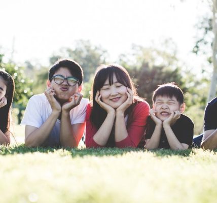 découvrez l'importance de la famille, un refuge d'amour et de soutien. explorez des conseils et des ressources pour renforcer les liens familiaux et créer des souvenirs inoubliables.