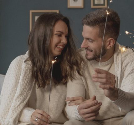 découvrez l'art du cocooning en famille : des astuces chaleureuses pour créer un environnement douillet, des activités à partager et des moments de bien-être ensemble. transformez votre maison en un véritable nid où il fait bon se retrouver et se ressourcer.
