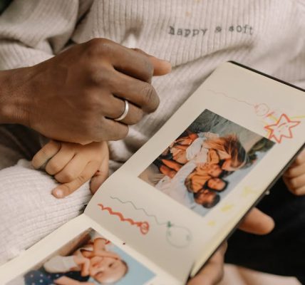 découvrez l'importance de la chaleur familiale dans votre vie quotidienne. plongez dans un univers d'amour, de soutien et de complicité qui renforce les liens entre les membres de la famille. explorez des conseils pratiques pour cultiver une atmosphère chaleureuse et bienveillante au sein de votre foyer.
