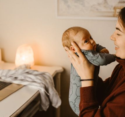 découvrez l'incroyable lien qui unit une mère et son bébé, une connexion fondée sur l'amour, la sécurité et le soutien essentiel au développement de l'enfant. explorez les émotions, les interactions et les bienfaits de cette relation unique.