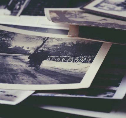 découvrez l'importance des souvenirs dans nos vies et comment ils façonnent notre identité. plongez dans un univers de nostalgie et d'émotion, où chaque mémoire raconte une histoire unique.