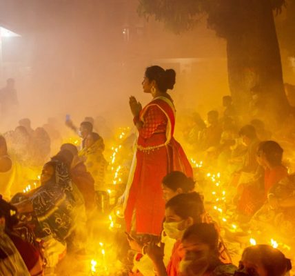 découvrez la richesse des traditions à travers le monde : des coutumes ancestrales aux festivals colorés, plongez dans l'héritage culturel qui façonne nos sociétés.