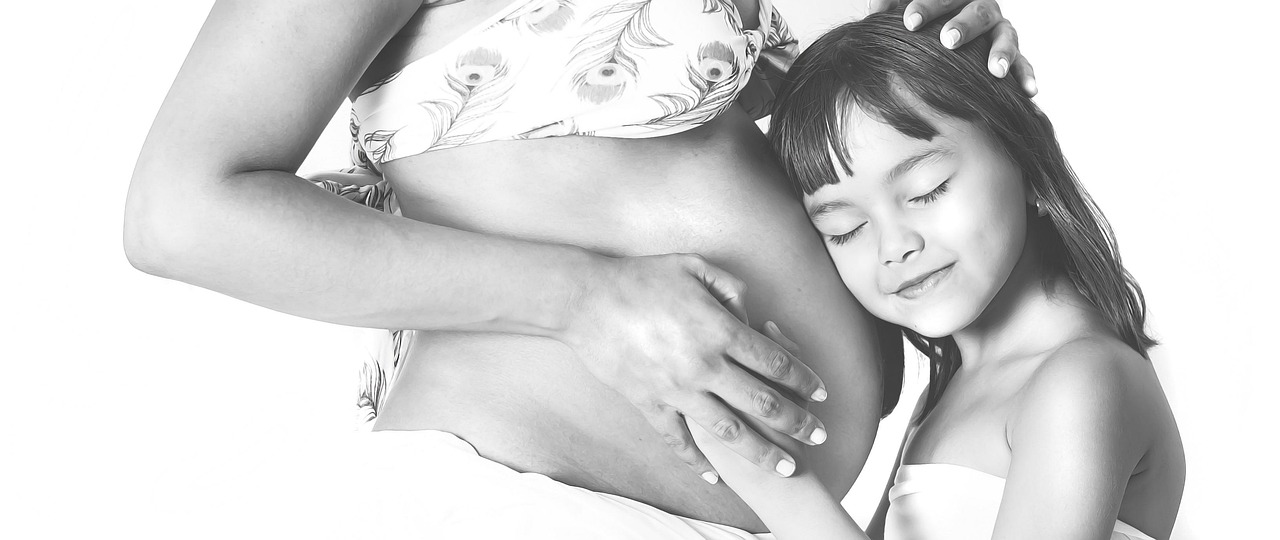 découvrez tout ce que vous devez savoir sur les droits à la maternité en france : congé maternité, protection au travail, indemnisation et démarches pour les femmes enceintes ou jeunes mamans.