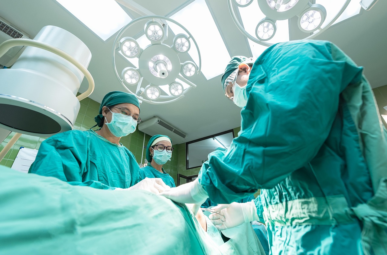 découvrez les examens médicaux essentiels pendant la grossesse : leur rôle, leur déroulement et leur importance pour le suivi de la santé de la future maman et du bébé.