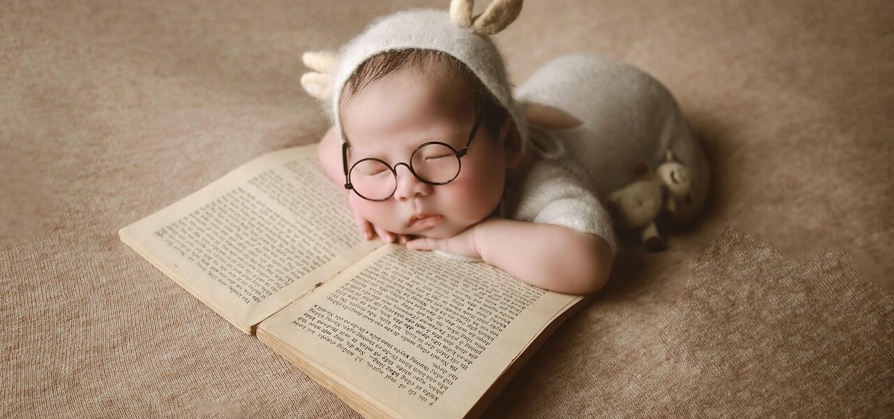 découvrez notre sélection de livres pour bébés, parfaits pour stimuler l'éveil et favoriser le développement dès les premiers mois.