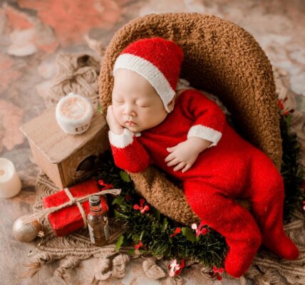 conseils pratiques pour préparer l’aîné(e) à l’arrivée du bébé et faciliter la transition familiale.