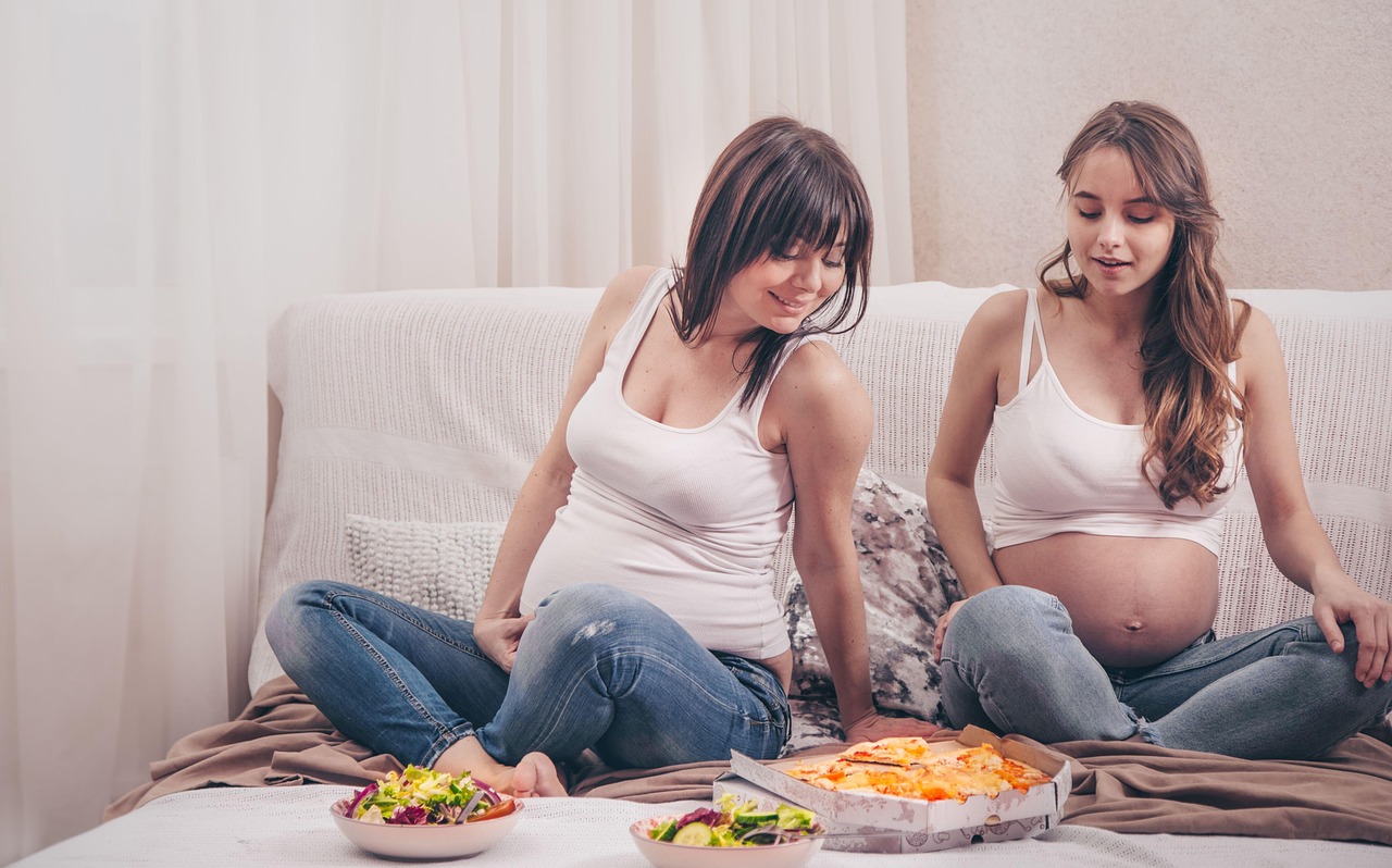 découvrez les symptômes courants de la grossesse, comment les reconnaître et les signes qui indiquent le début de la grossesse.